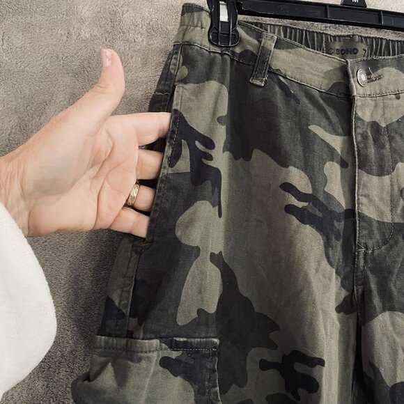 C Sono Cargo Pants Womens 7 Straight Leg Cargo Pockets Outdoor‎ TWP82 Camo - Picture 4 of 16